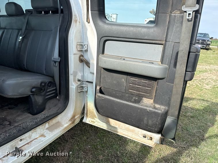 image for item DM5679 2014 Ford F150 SuperCab pickup truck