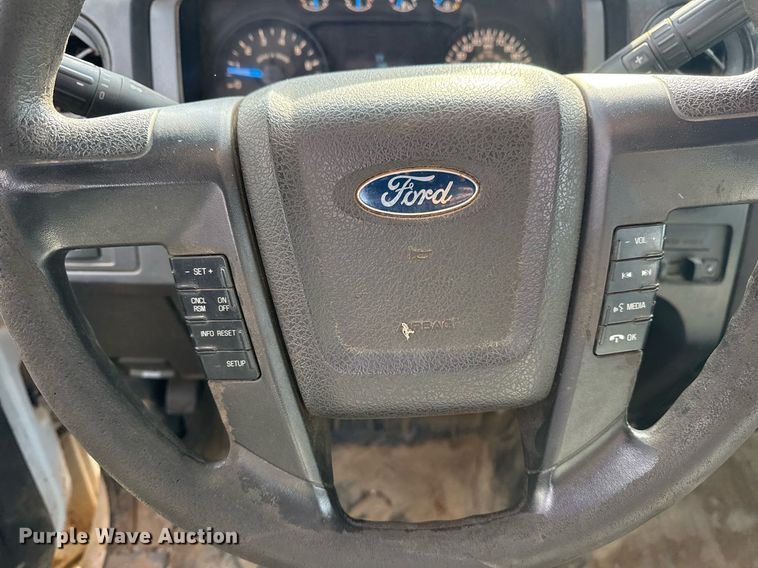 image for item DM5679 2014 Ford F150 SuperCab pickup truck