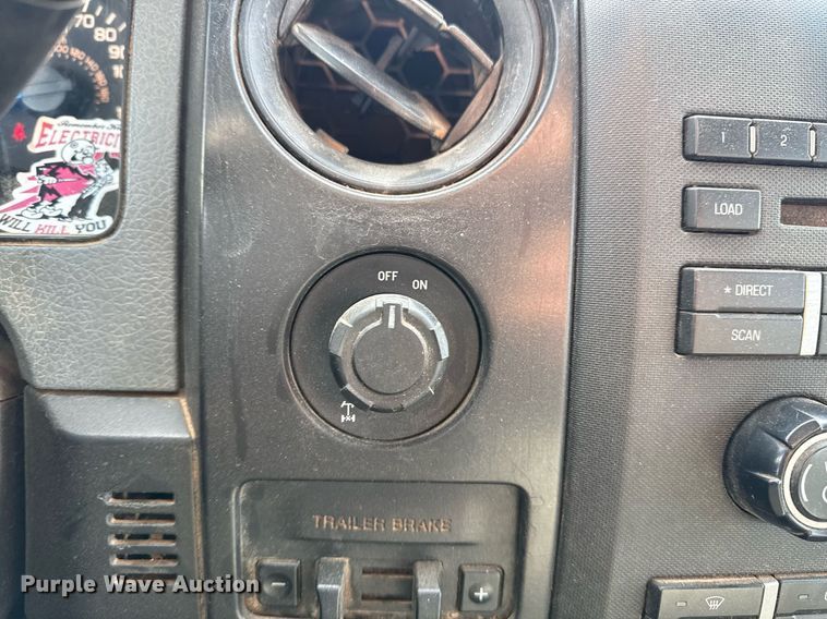 image for item DM5679 2014 Ford F150 SuperCab pickup truck