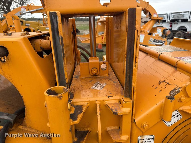 image for item DM5683 2014 Bandit Intimidator 990 wood chipper