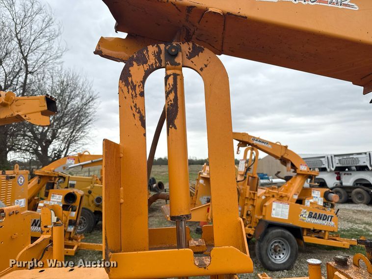 image for item DM5683 2014 Bandit Intimidator 990 wood chipper