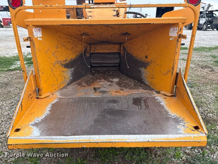 image for item DM5683 2014 Bandit Intimidator 990 wood chipper