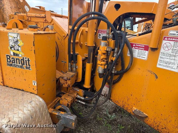 image for item DM5683 2014 Bandit Intimidator 990 wood chipper