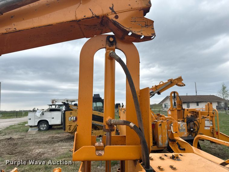 image for item DM5683 2014 Bandit Intimidator 990 wood chipper