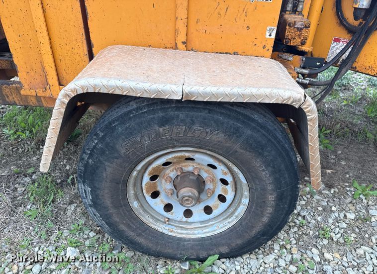 image for item DM5683 2014 Bandit Intimidator 990 wood chipper