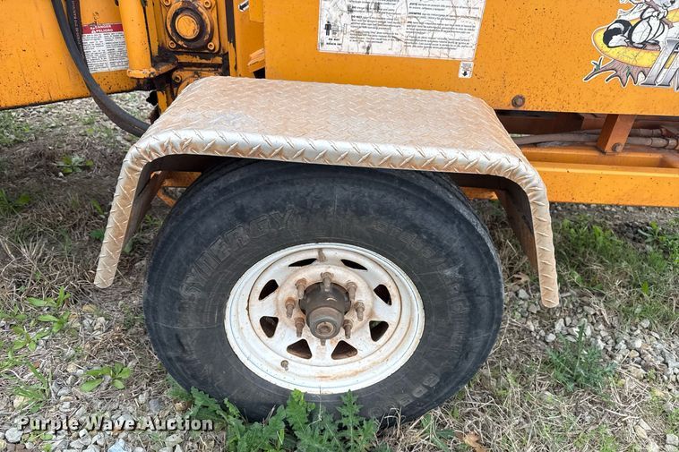 image for item DM5683 2014 Bandit Intimidator 990 wood chipper