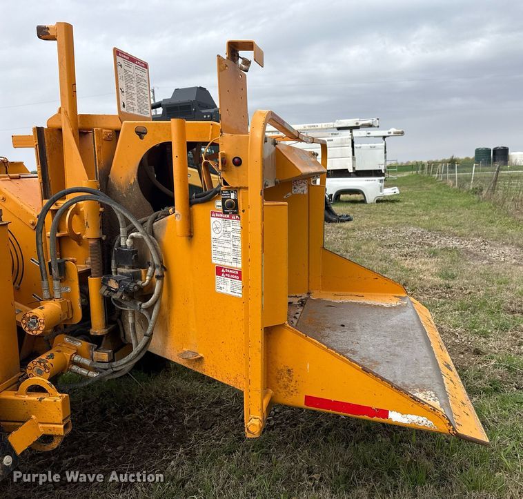 image for item DM5684 Bandit Intimidator 990 wood chipper