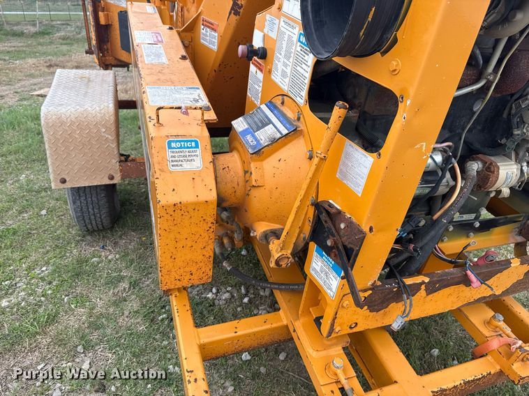 image for item DM5685 2014 Bandit Intimidator 990 wood chipper