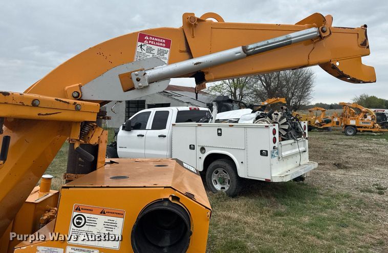 image for item DM5685 2014 Bandit Intimidator 990 wood chipper