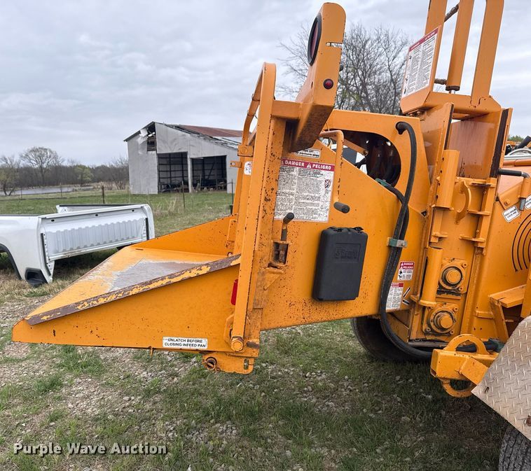 image for item DM5685 2014 Bandit Intimidator 990 wood chipper