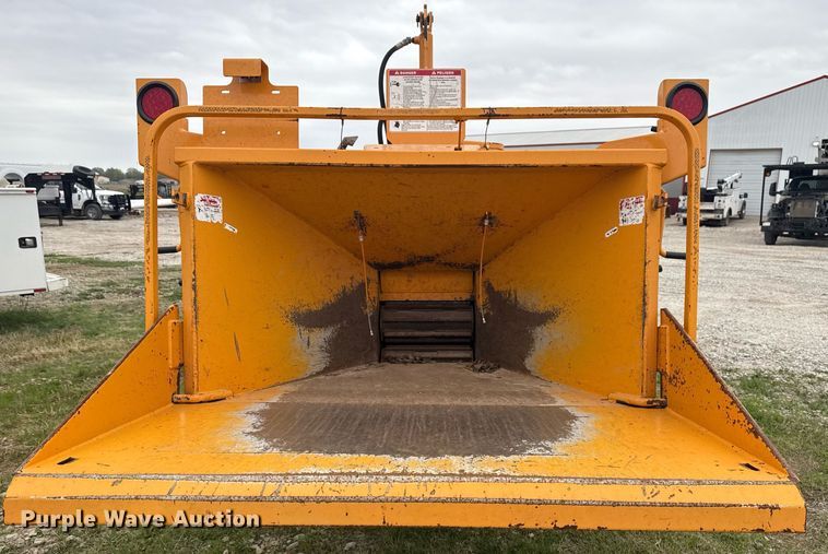 image for item DM5685 2014 Bandit Intimidator 990 wood chipper