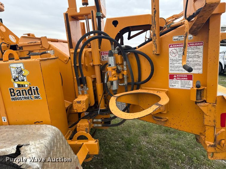 image for item DM5685 2014 Bandit Intimidator 990 wood chipper