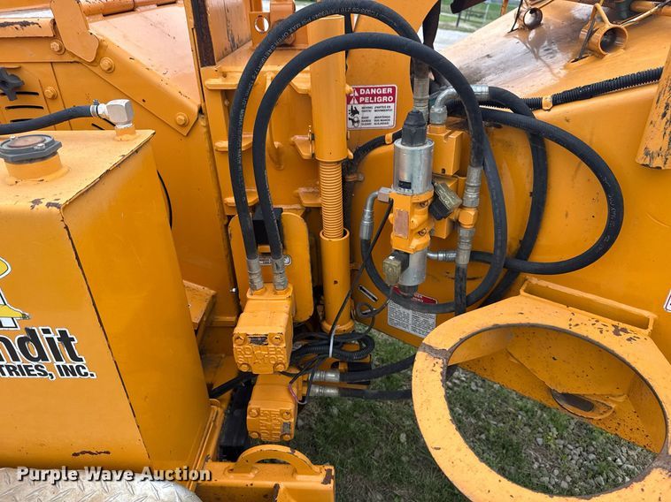 image for item DM5685 2014 Bandit Intimidator 990 wood chipper