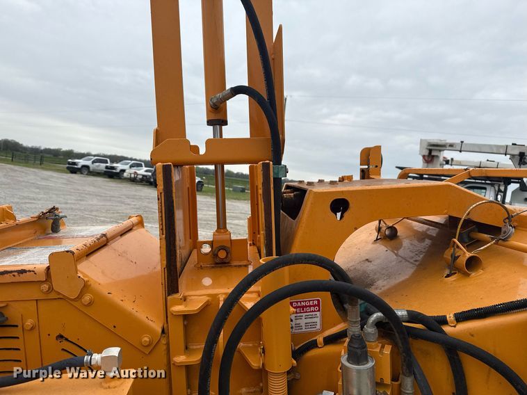 image for item DM5685 2014 Bandit Intimidator 990 wood chipper