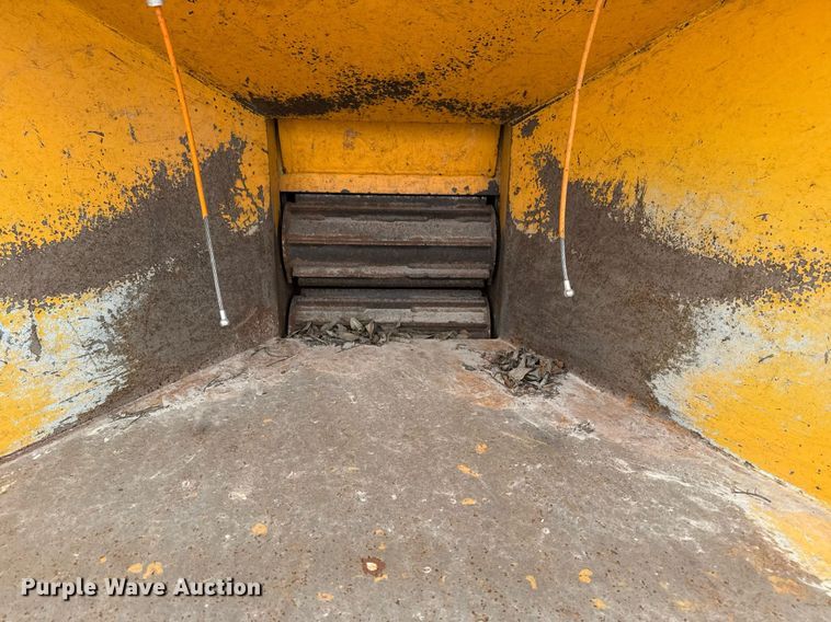 image for item DM5685 2014 Bandit Intimidator 990 wood chipper