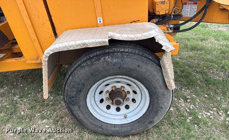 image for item DM5685 2014 Bandit Intimidator 990 wood chipper