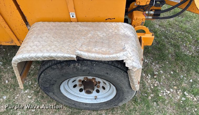 image for item DM5685 2014 Bandit Intimidator 990 wood chipper