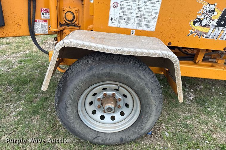image for item DM5685 2014 Bandit Intimidator 990 wood chipper
