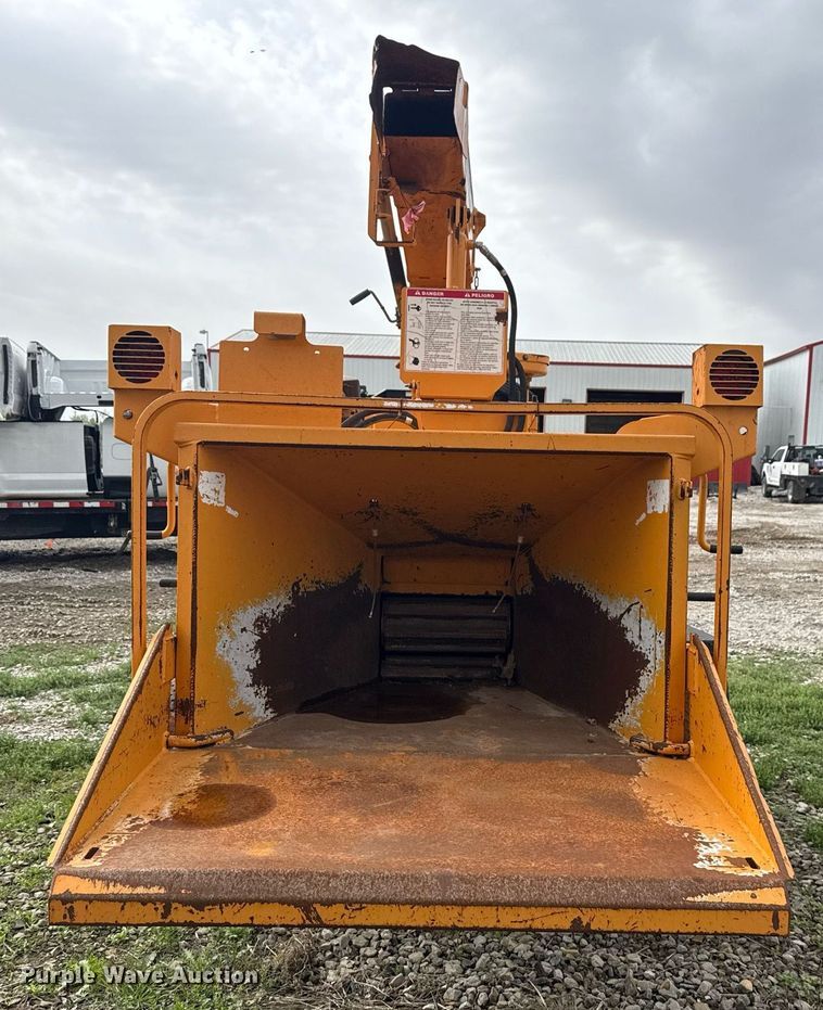 image for item DM5686 2013 Bandit Intimidator 990XP wood chipper