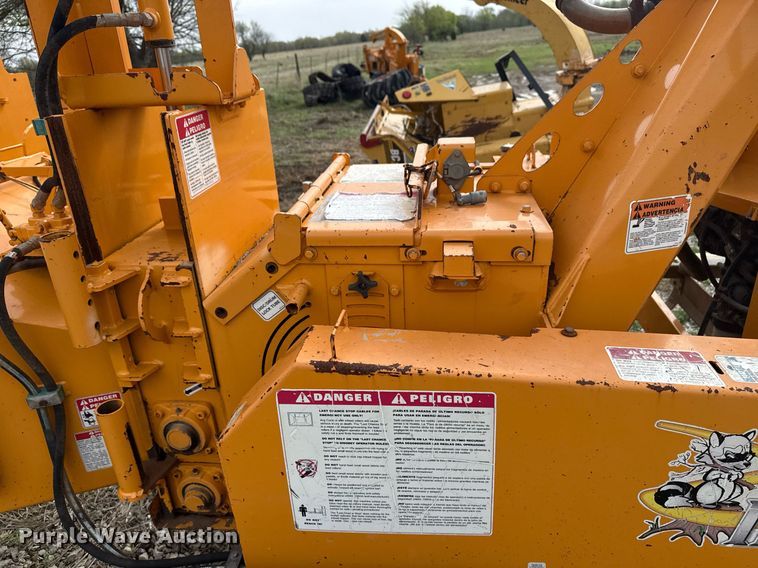 image for item DM5686 2013 Bandit Intimidator 990XP wood chipper