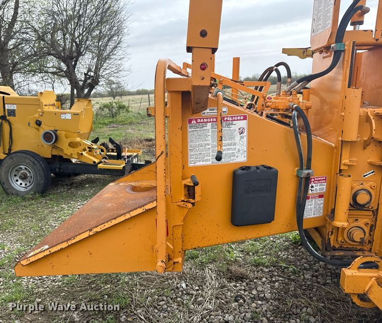 image for item DM5686 2013 Bandit Intimidator 990XP wood chipper