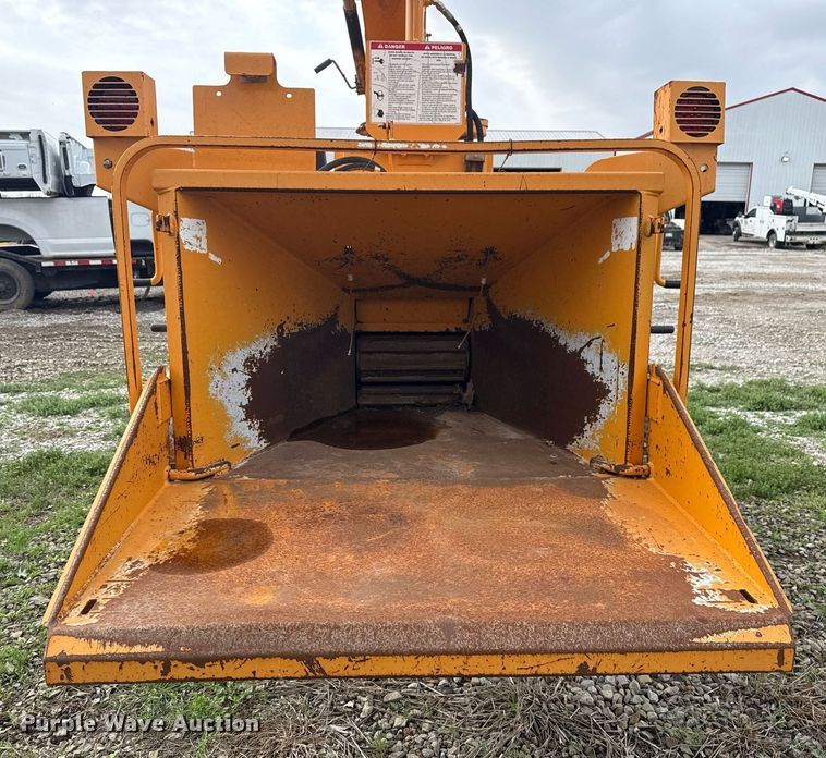 image for item DM5686 2013 Bandit Intimidator 990XP wood chipper