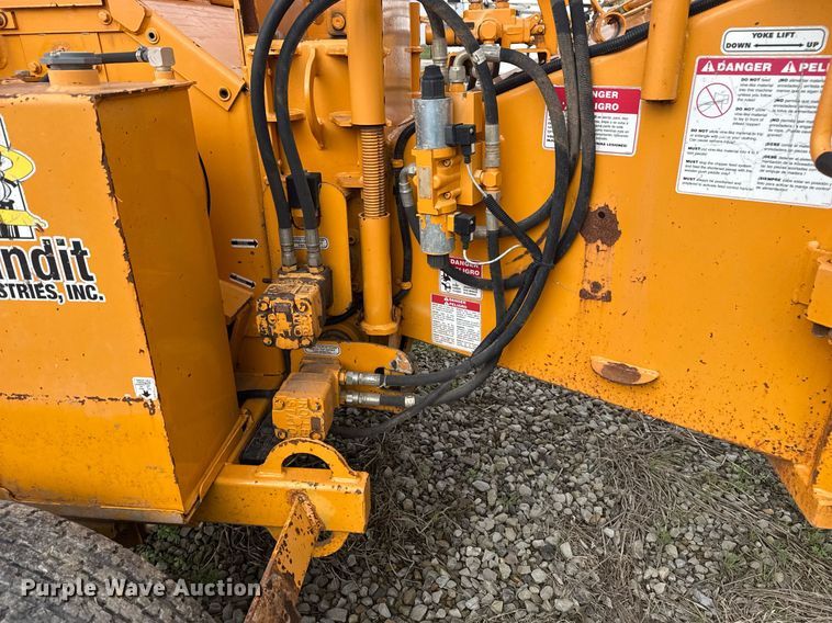 image for item DM5686 2013 Bandit Intimidator 990XP wood chipper