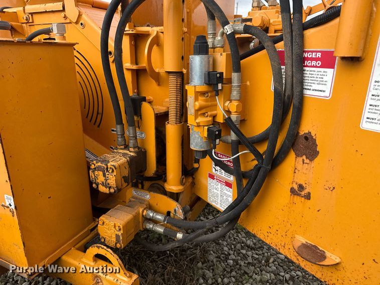 image for item DM5686 2013 Bandit Intimidator 990XP wood chipper