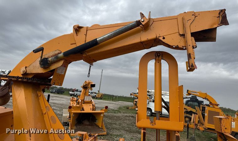 image for item DM5686 2013 Bandit Intimidator 990XP wood chipper