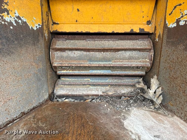 image for item DM5686 2013 Bandit Intimidator 990XP wood chipper