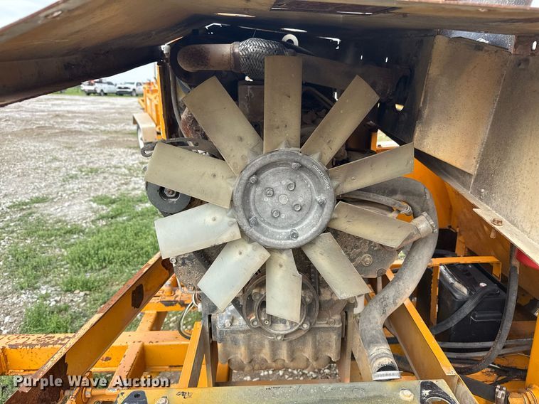 image for item DM5686 2013 Bandit Intimidator 990XP wood chipper