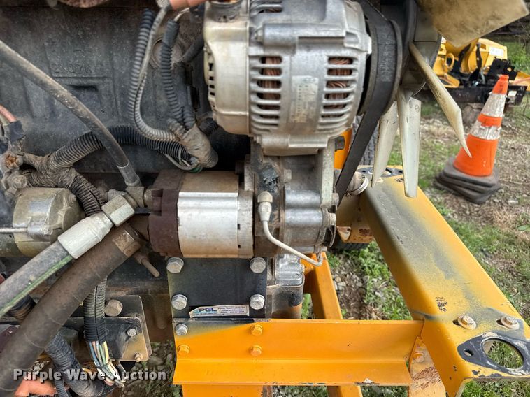 image for item DM5686 2013 Bandit Intimidator 990XP wood chipper