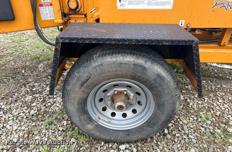 image for item DM5686 2013 Bandit Intimidator 990XP wood chipper