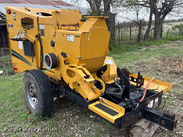 image for item DM5687 2018 Vermeer BC1000XL wood chipper