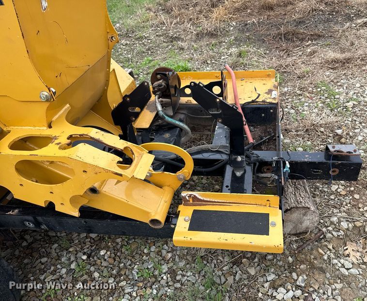 image for item DM5687 2018 Vermeer BC1000XL wood chipper