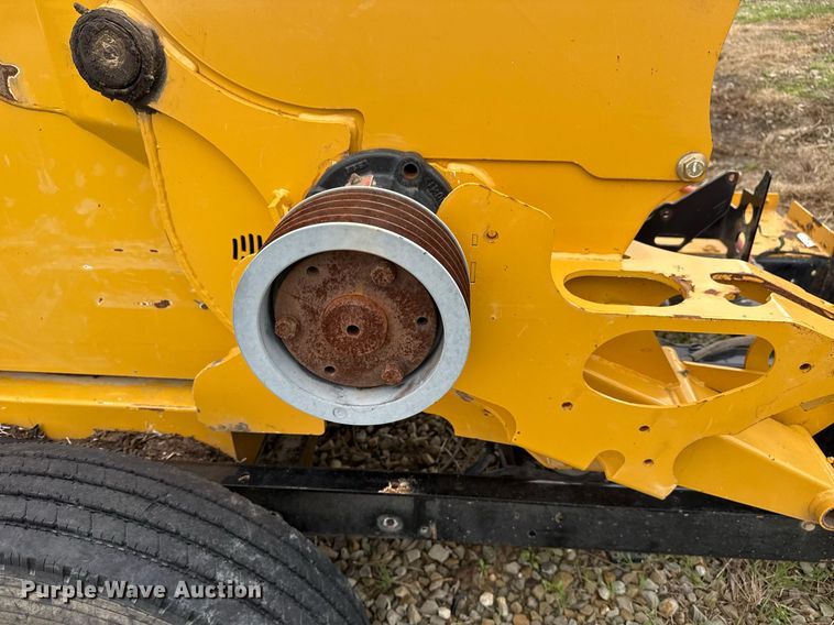 image for item DM5687 2018 Vermeer BC1000XL wood chipper