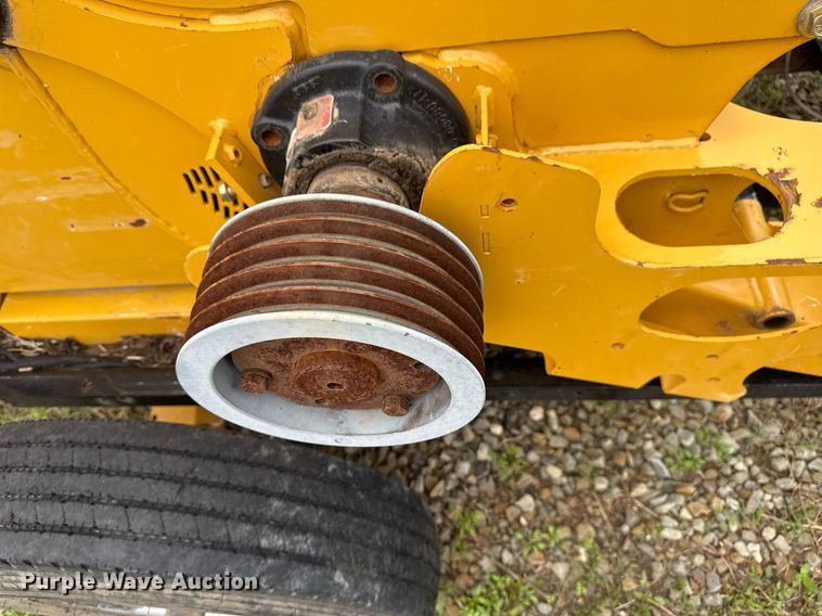 image for item DM5687 2018 Vermeer BC1000XL wood chipper