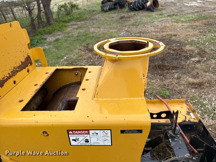 image for item DM5687 2018 Vermeer BC1000XL wood chipper