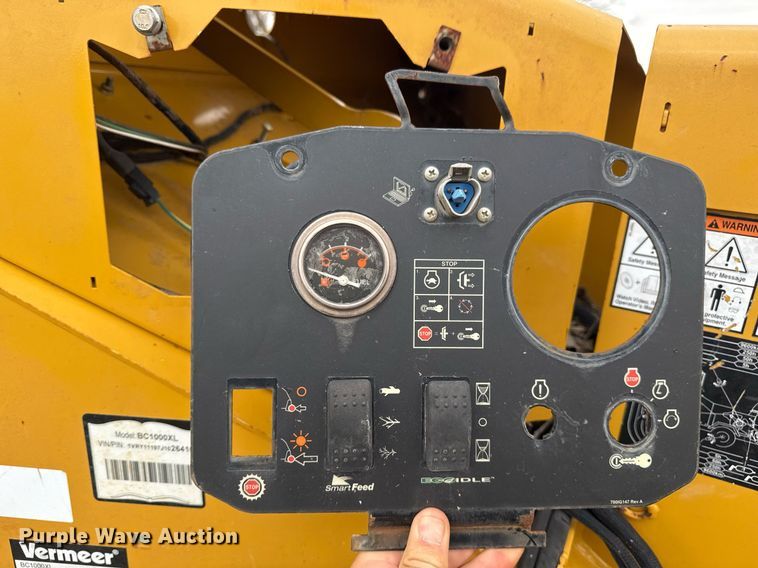 image for item DM5687 2018 Vermeer BC1000XL wood chipper