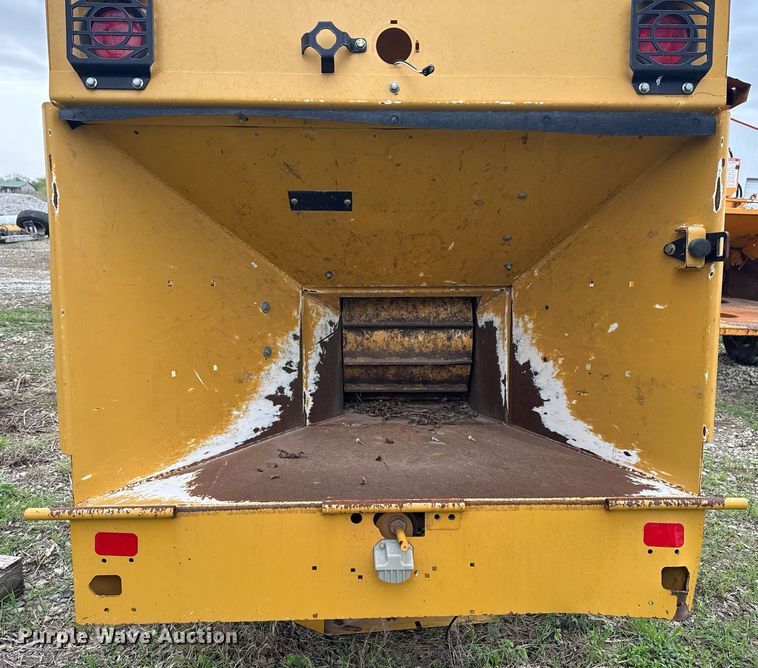 image for item DM5687 2018 Vermeer BC1000XL wood chipper