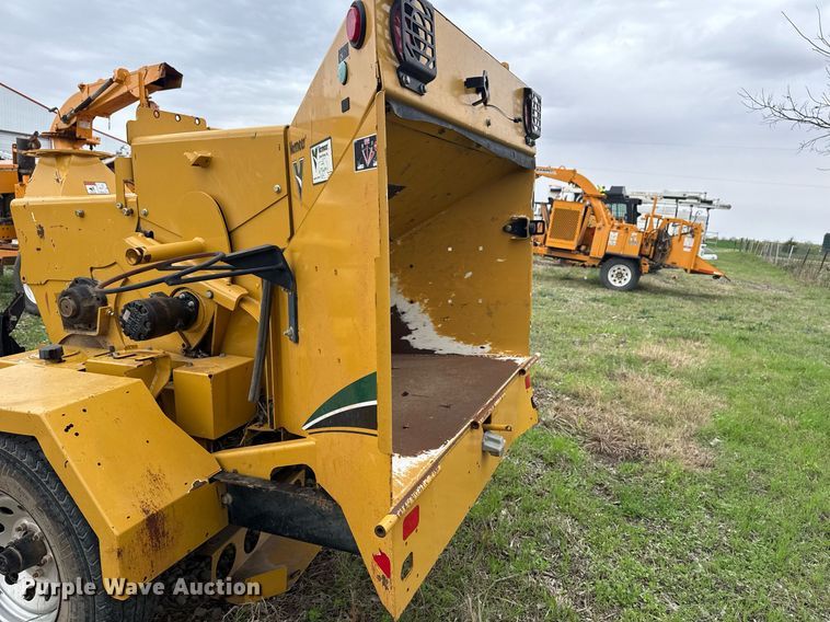 image for item DM5687 2018 Vermeer BC1000XL wood chipper