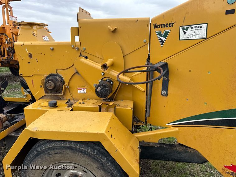 image for item DM5687 2018 Vermeer BC1000XL wood chipper