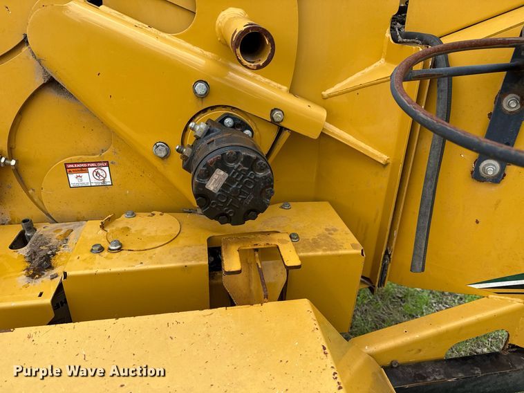 image for item DM5687 2018 Vermeer BC1000XL wood chipper