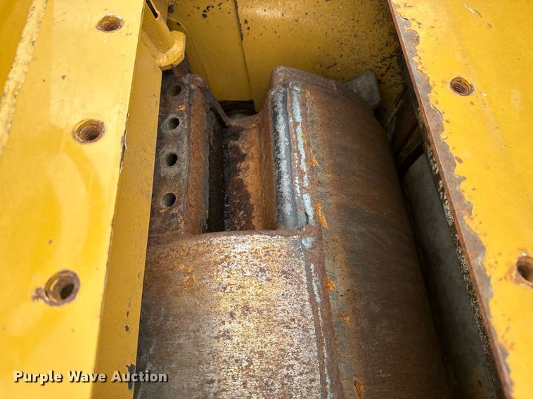 image for item DM5687 2018 Vermeer BC1000XL wood chipper