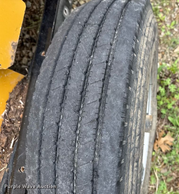 image for item DM5687 2018 Vermeer BC1000XL wood chipper