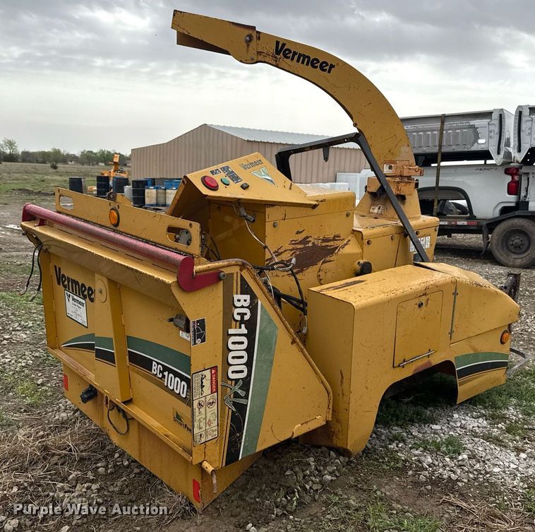 image for item DM5688 Vermeer BC1000XL wood chipper