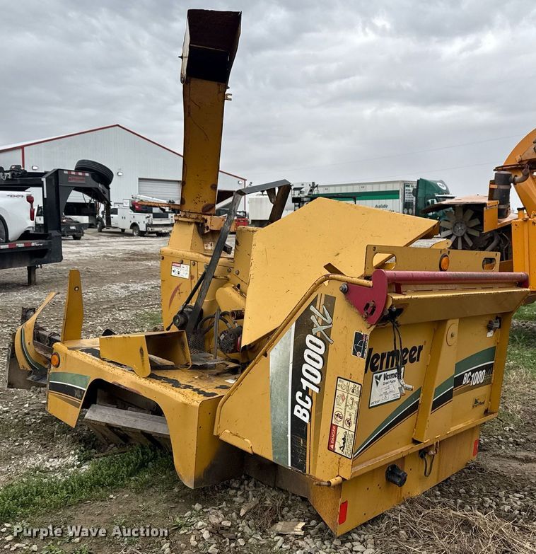 image for item DM5688 Vermeer BC1000XL wood chipper