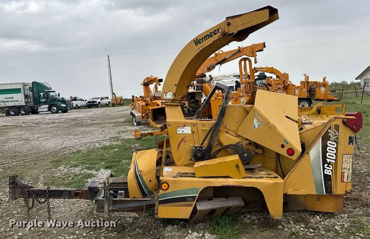 image for item DM5688 Vermeer BC1000XL wood chipper