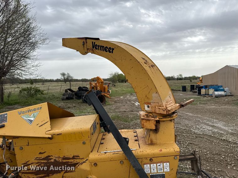 image for item DM5688 Vermeer BC1000XL wood chipper