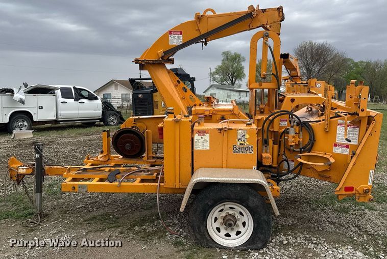 image for item DM5689 Bandit Intimidator 990 wood chipper